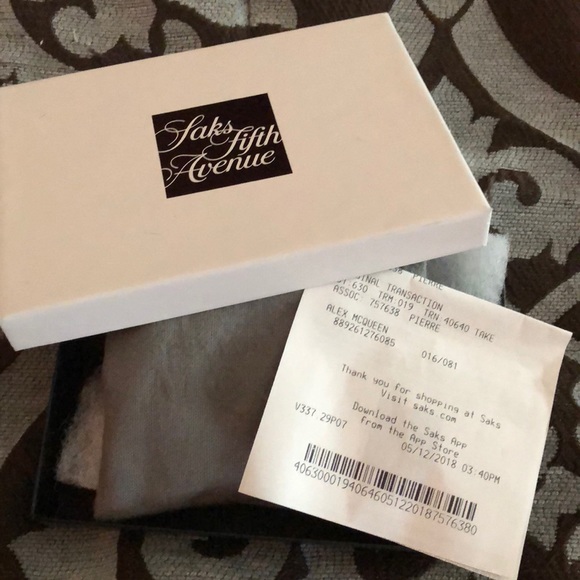 Alexander McQueen bracelet ⭐️1HR price drop⭐️ - Picture 8 of 8